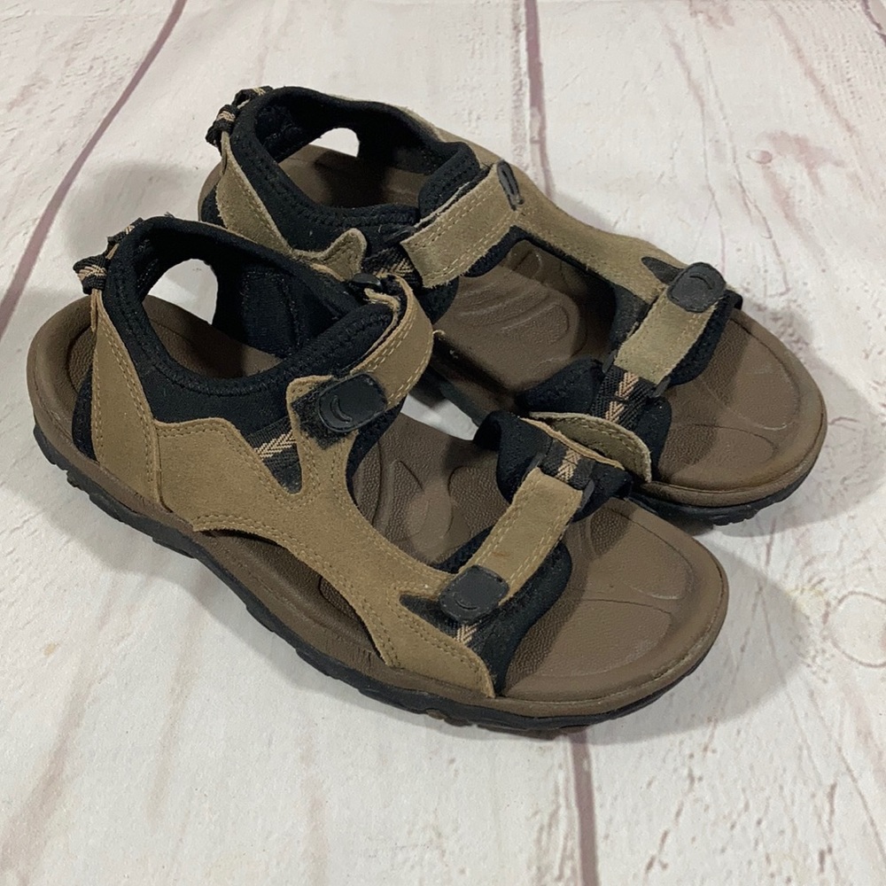 Redhead Sandals size 4